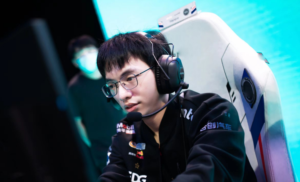 开云体育-Scout新星重返赛场表现突出，FPX前途光明！